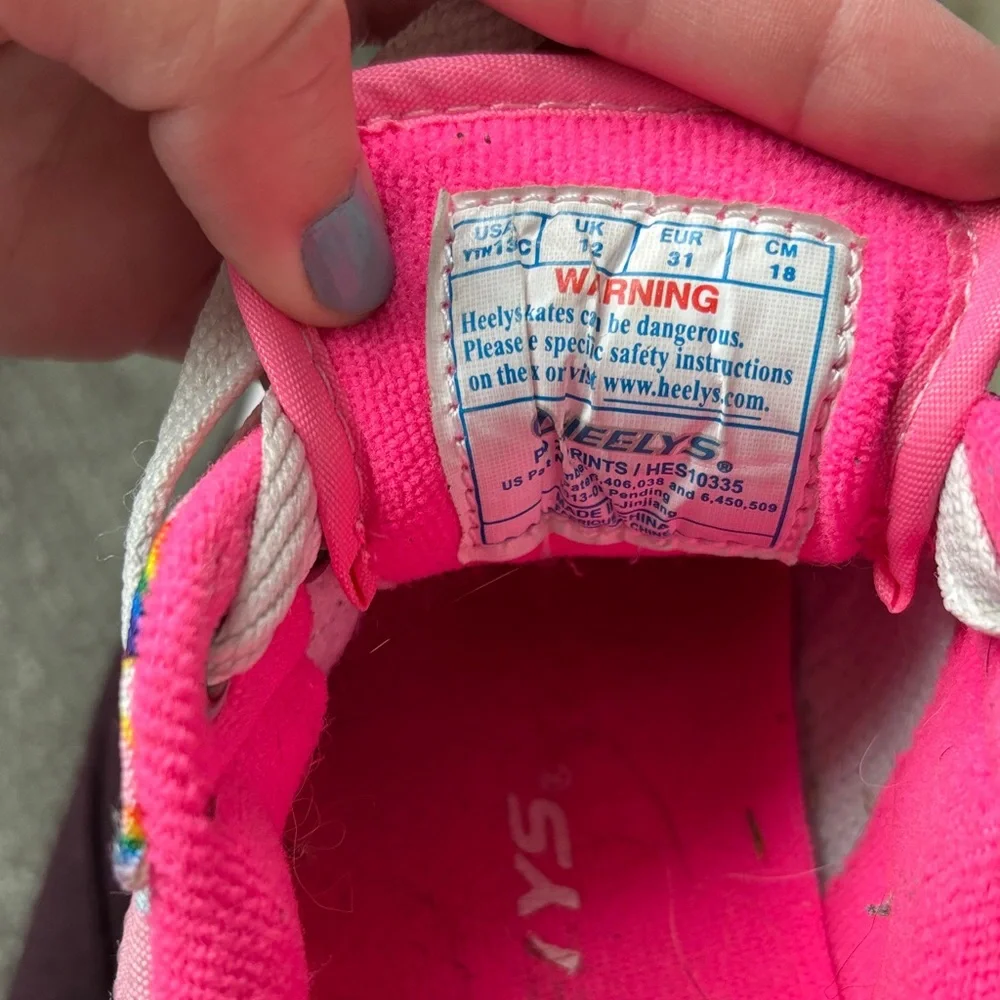 Heelys Pink and White Kids Sneakers with Fun Patterns - Picture 3 of 6